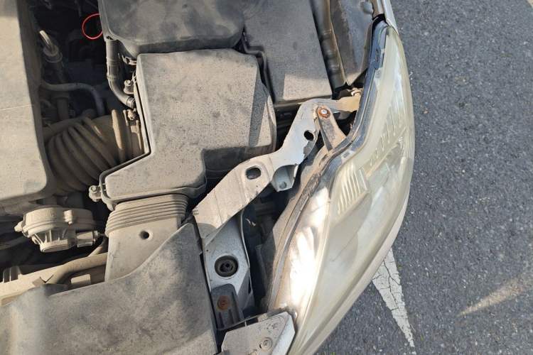 Used Ford Focus 2011 Sedan 1.8L Automatic Fashion Edition Engine Bay Left