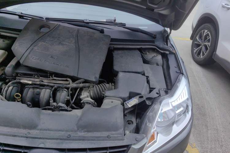 Used Ford Focus 2011 Sedan 1.8L Automatic Fashion Edition Engine Bay Left