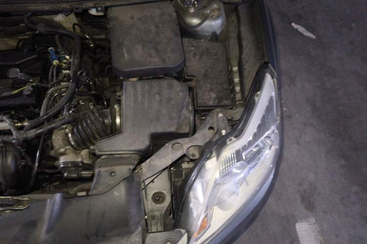 Used Ford Focus 2011 Sedan 1.8L Automatic Fashion Edition Engine Bay Left