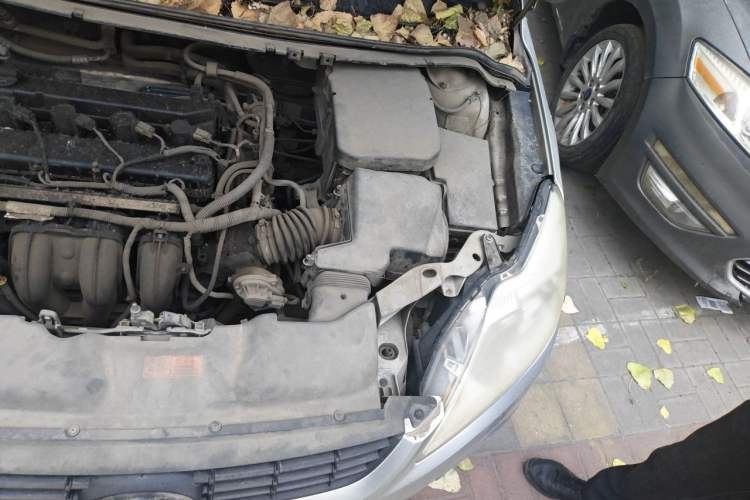 Used Ford Focus 2011 Sedan 1.8L Manual Classic Model Engine Bay Left