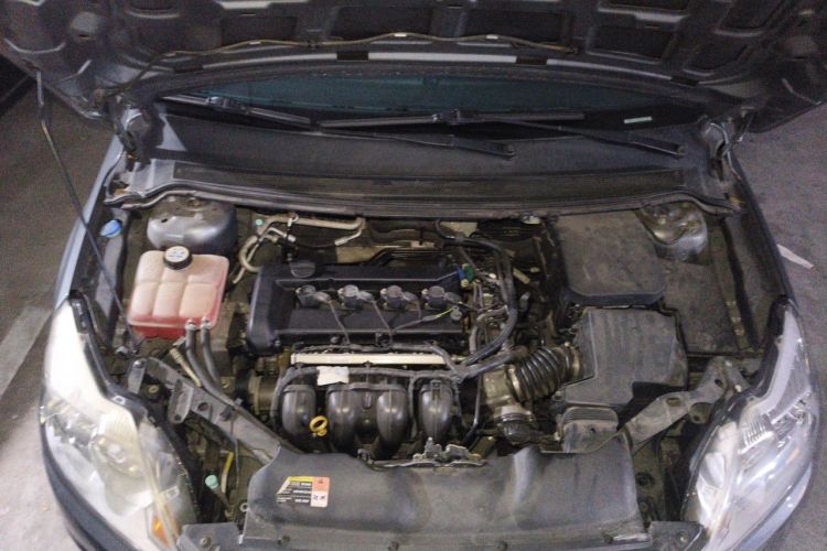 Used Ford Focus 2011 Sedan 1.8L Automatic Fashion Edition Engine Bay