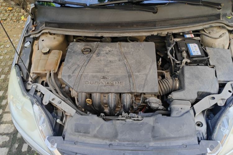 Used Ford Focus 2011 Sedan 1.8L Automatic Fashion Edition Engine Bay