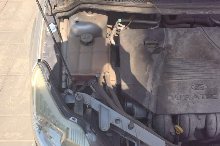 Used Ford Focus 2011 Sedan 1.8L Automatic Fashion Edition Engine Bay Right