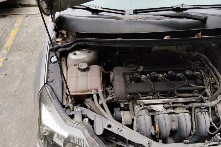 Used Ford Focus 2011 Hatchback 1.8L Automatic Fashion Edition Engine Bay Right