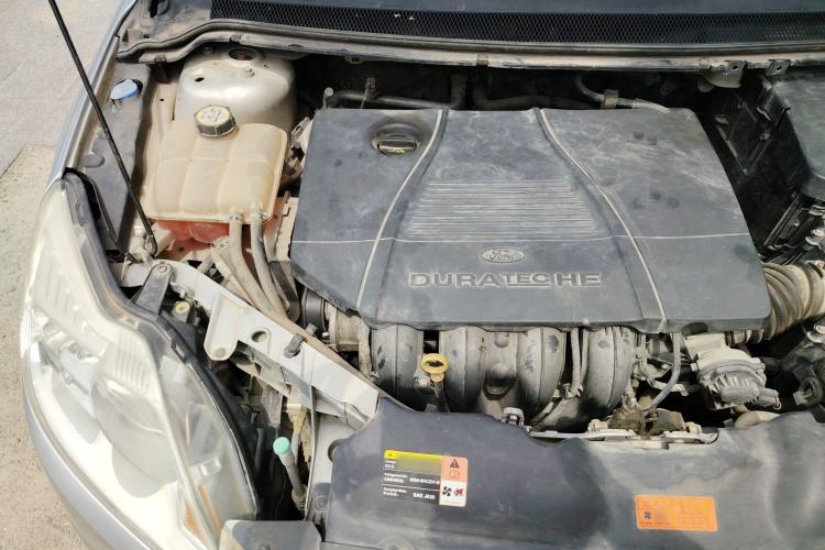Used Ford Focus 2011 Sedan 1.8L Manual Classic Model Engine Bay Right