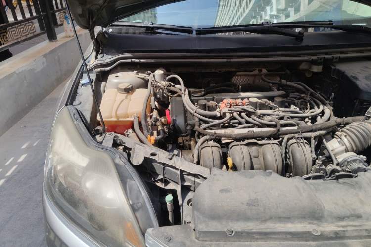 Used Ford Focus 2011 Hatchback 1.8L Automatic Fashion Edition Engine Bay Right