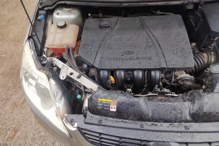 Used Ford Focus 2011 Sedan 1.8L Manual Comfort Model Engine Bay Right