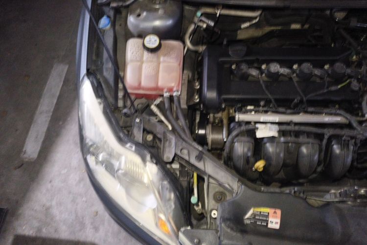 Used Ford Focus 2011 Sedan 1.8L Automatic Fashion Edition Engine Bay Right