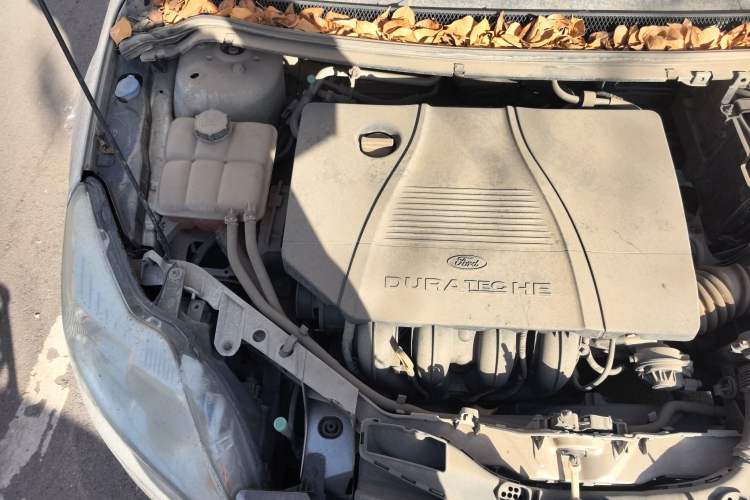 Used Ford Focus 2011 Sedan 1.8L Manual Comfort Model Engine Bay Right