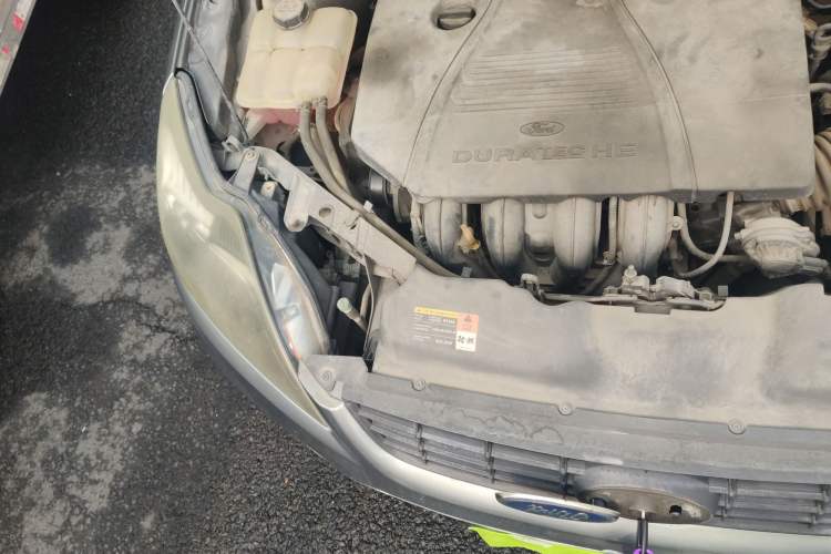 Used Ford Focus 2011 Hatchback 1.8L Automatic Fashion Edition Engine Bay Right