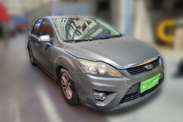 Used Ford Focus 2011 Hatchback 1.8L Automatic Fashion Edition Front Right 45 Deg