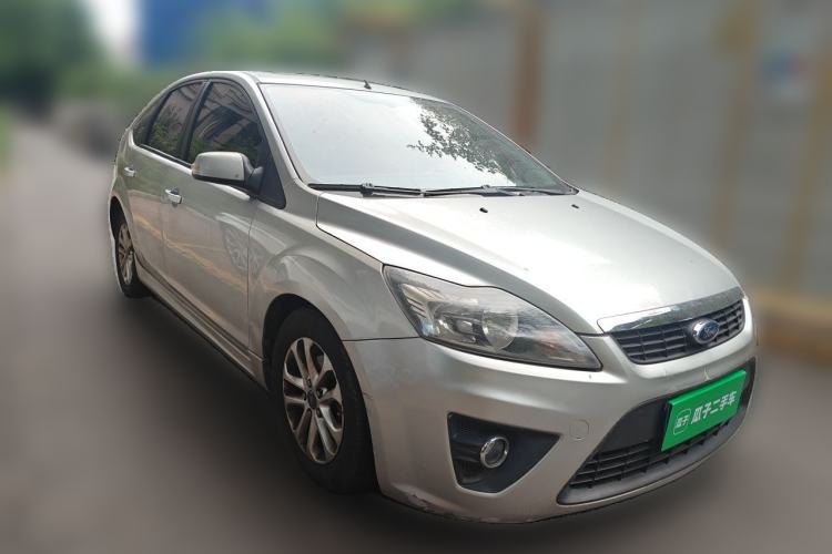 Used Ford Focus 2011 Hatchback 1.8L Automatic Fashion Edition Front Right 45 Deg