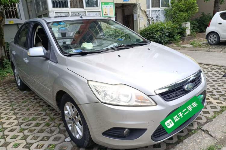 Used Ford Focus 2011 Sedan 1.8L Automatic Fashion Edition Front Right 45 Deg