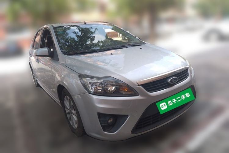 Used Ford Focus 2011 Hatchback 1.8L Automatic Fashion Edition Front Right 45 Deg