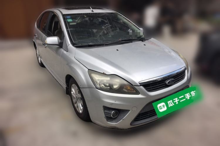 Used Ford Focus 2011 Hatchback 1.8L Automatic Fashion Edition Front Right 45 Deg
