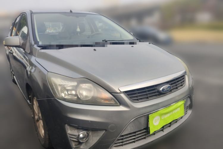 Used Ford Focus 2011 Hatchback 1.8L Automatic Fashion Edition Front Right 45 Deg