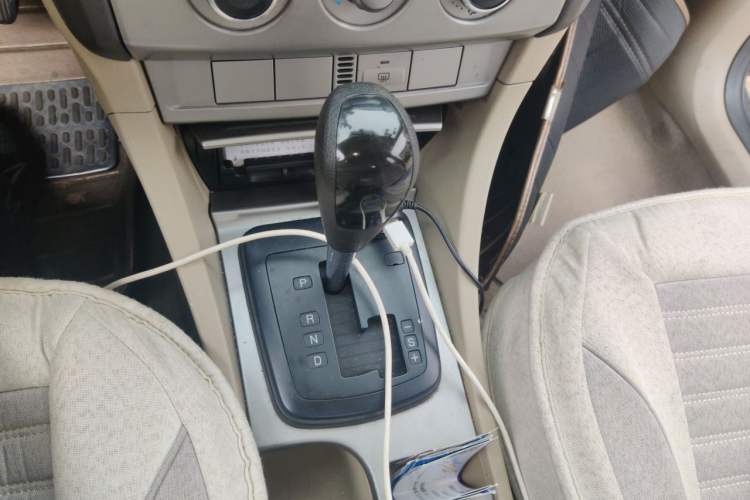 Used Ford Focus 2011 Sedan 1.8L Automatic Fashion Edition Gear Lever