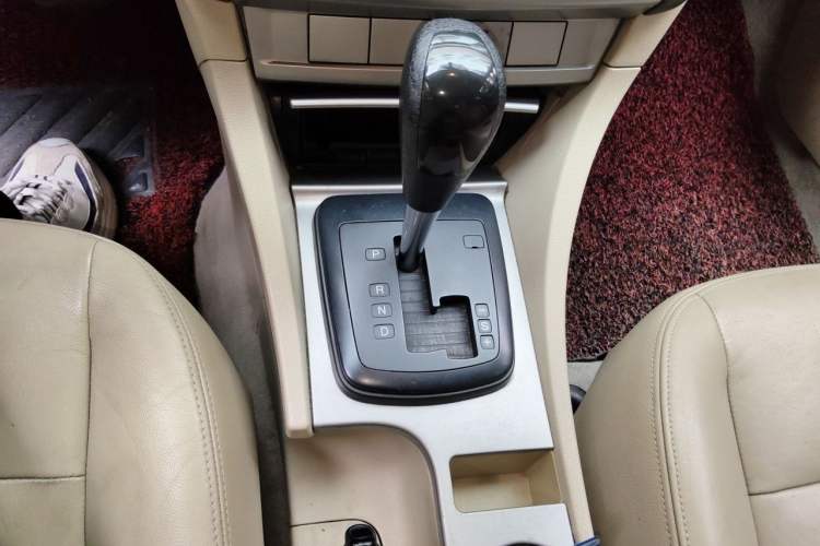 Used Ford Focus 2011 Hatchback 1.8L Automatic Fashion Edition Gear Lever