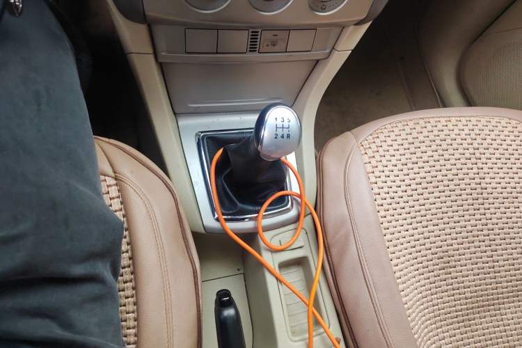 Used Ford Focus 2011 Sedan 1.8L Manual Comfort Model Gear Lever