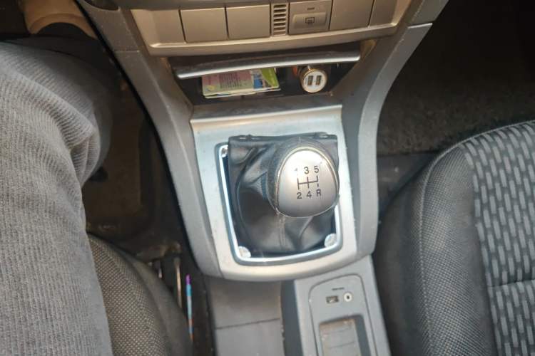 Used Ford Focus 2011 Hatchback 1.8L Manual Comfort Model Gear Lever