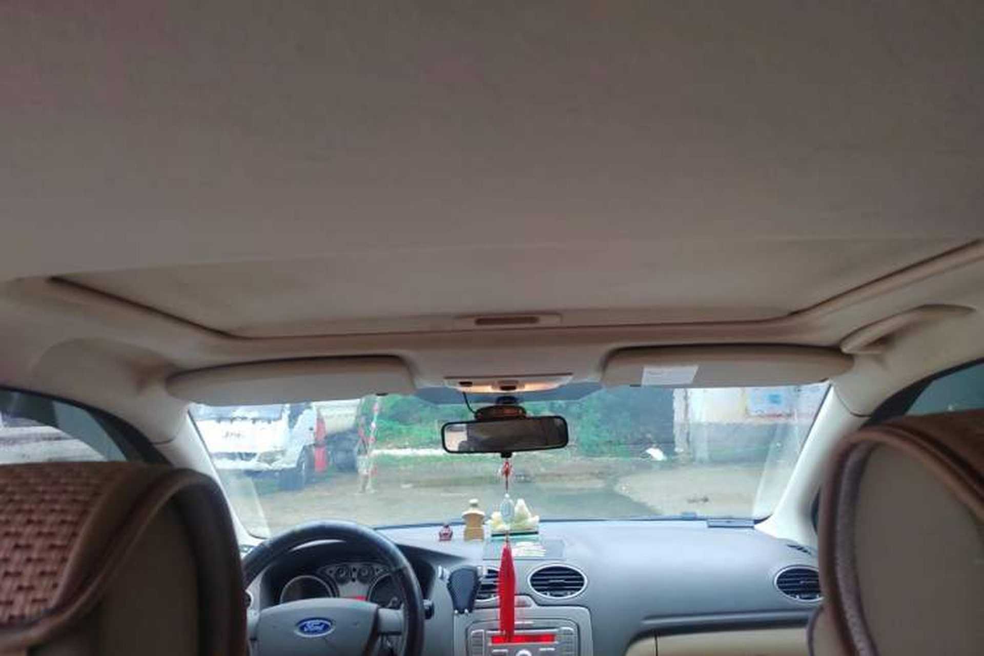 Used Ford Focus 2011 Sedan 1.8L Manual Comfort Model Headliner