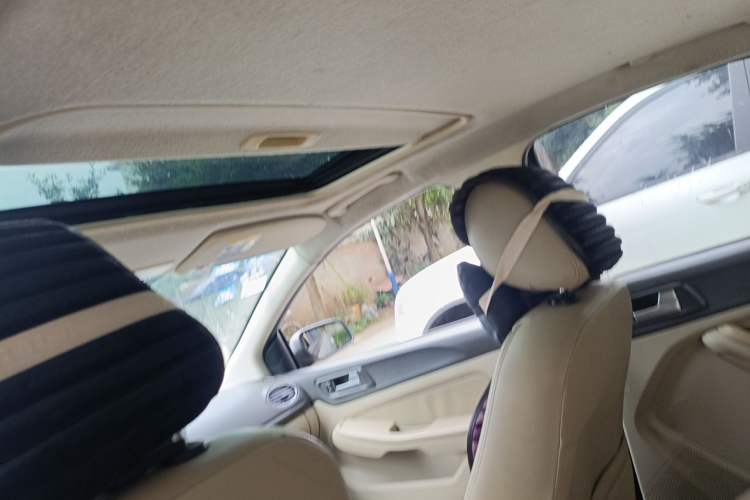 Used Ford Focus 2011 Sedan 1.8L Automatic Fashion Edition Headliner
