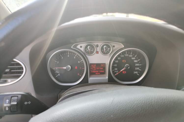 Used Ford Focus 2011 Sedan 1.8L Manual Classic Model Instrument Cluster