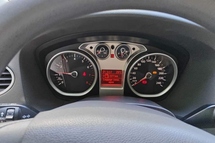 Used Ford Focus 2011 Sedan 1.8L Automatic Fashion Edition Instrument Cluster