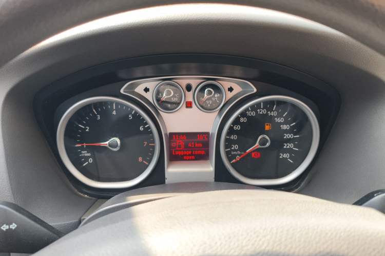 Used Ford Focus 2011 Sedan 1.8L Manual Comfort Model Instrument Cluster