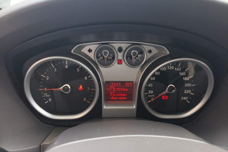 Used Ford Focus 2011 Hatchback 1.8L Automatic Fashion Edition Instrument Cluster