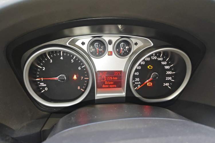 Used Ford Focus 2011 Sedan 1.8L Manual Classic Model Instrument Cluster