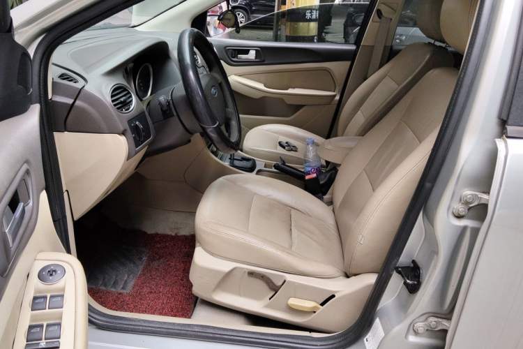 Used Ford Focus 2011 Hatchback 1.8L Automatic Fashion Edition Left Front Seat