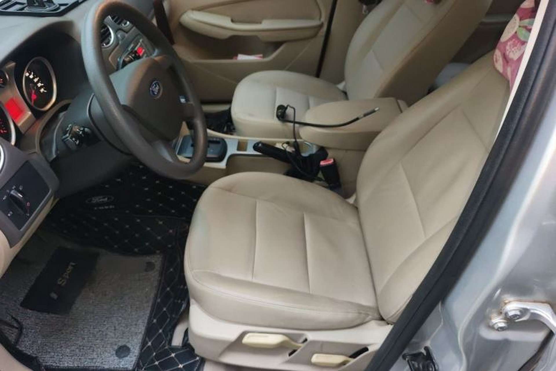Used Ford Focus 2011 Sedan 1.8L Automatic Fashion Edition Left Front Seat