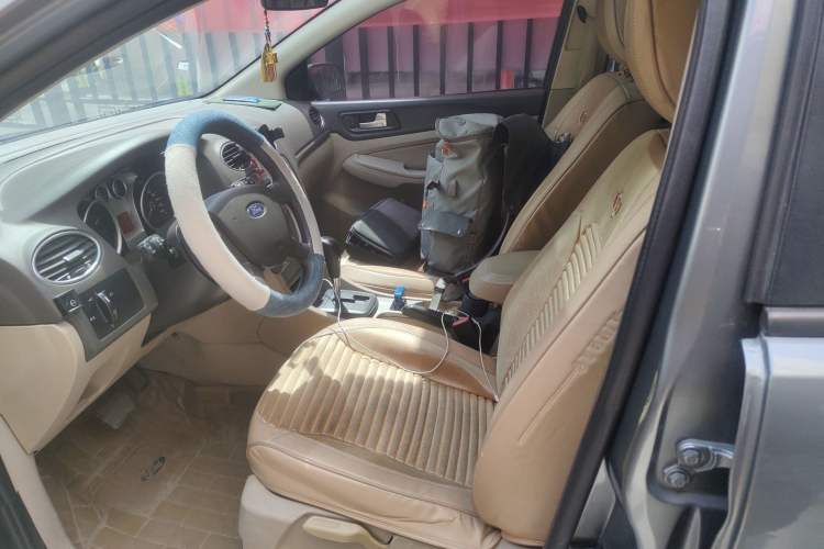 Used Ford Focus 2011 Hatchback 1.8L Automatic Fashion Edition Left Front Seat