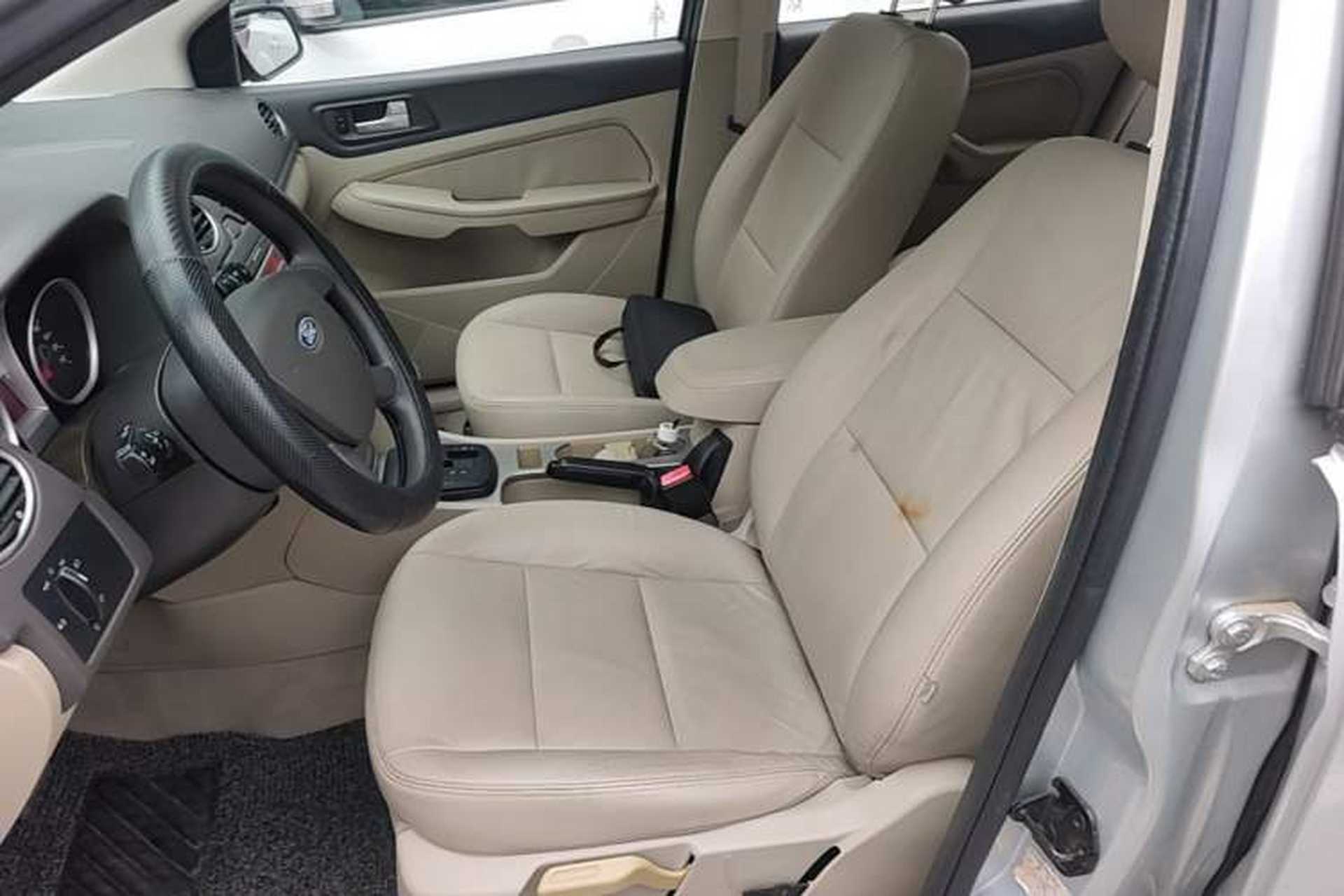 Used Ford Focus 2011 Hatchback 1.8L Automatic Fashion Edition Left Front Seat