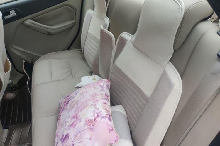 Used Ford Focus 2011 Sedan 1.8L Automatic Fashion Edition Left Rear Seat