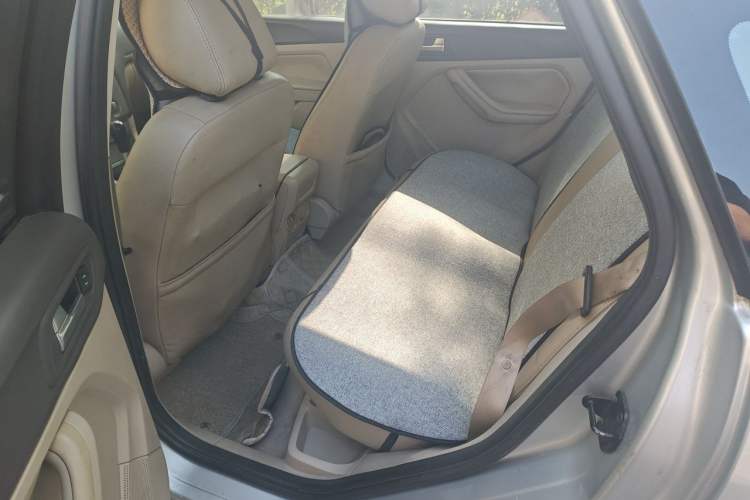Used Ford Focus 2011 Sedan 1.8L Automatic Fashion Edition Left Rear Seat