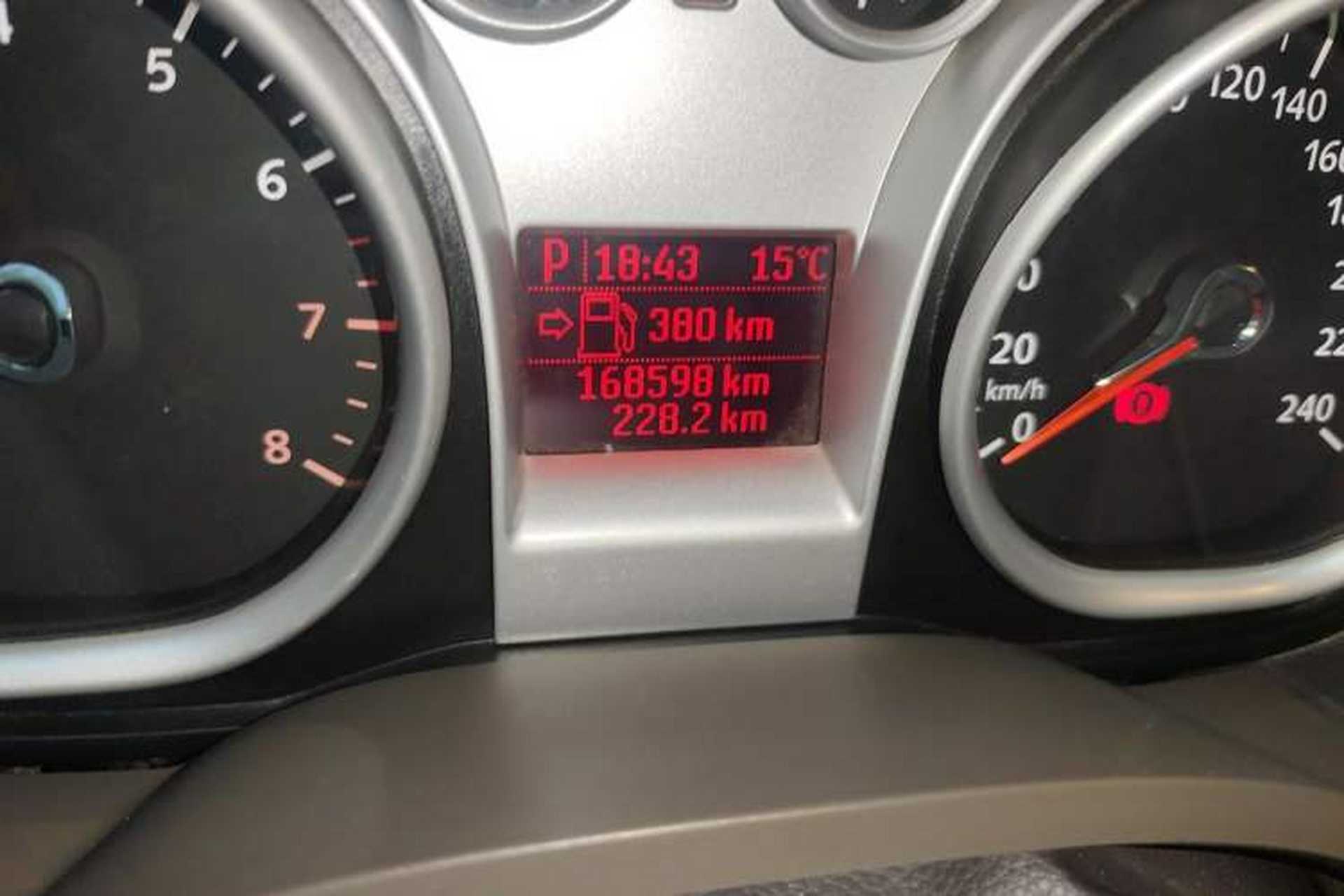 Used Ford Focus 2011 Sedan 1.8L Automatic Fashion Edition Odometer Close Up