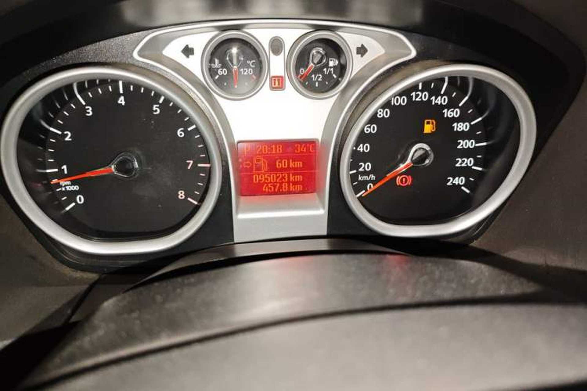 Used Ford Focus 2011 Sedan 1.8L Automatic Fashion Edition Odometer Close Up