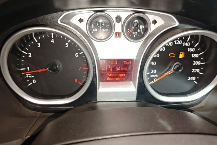Used Ford Focus 2011 Sedan 1.8L Automatic Fashion Edition Odometer Close Up