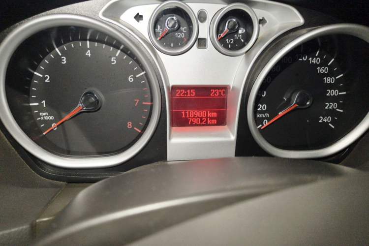 Used Ford Focus 2011 Sedan 1.8L Automatic Fashion Edition Odometer Close Up
