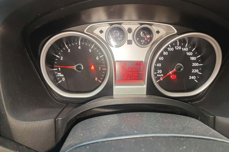 Used Ford Focus 2011 Hatchback 1.8L Manual Comfort Model Odometer Close Up