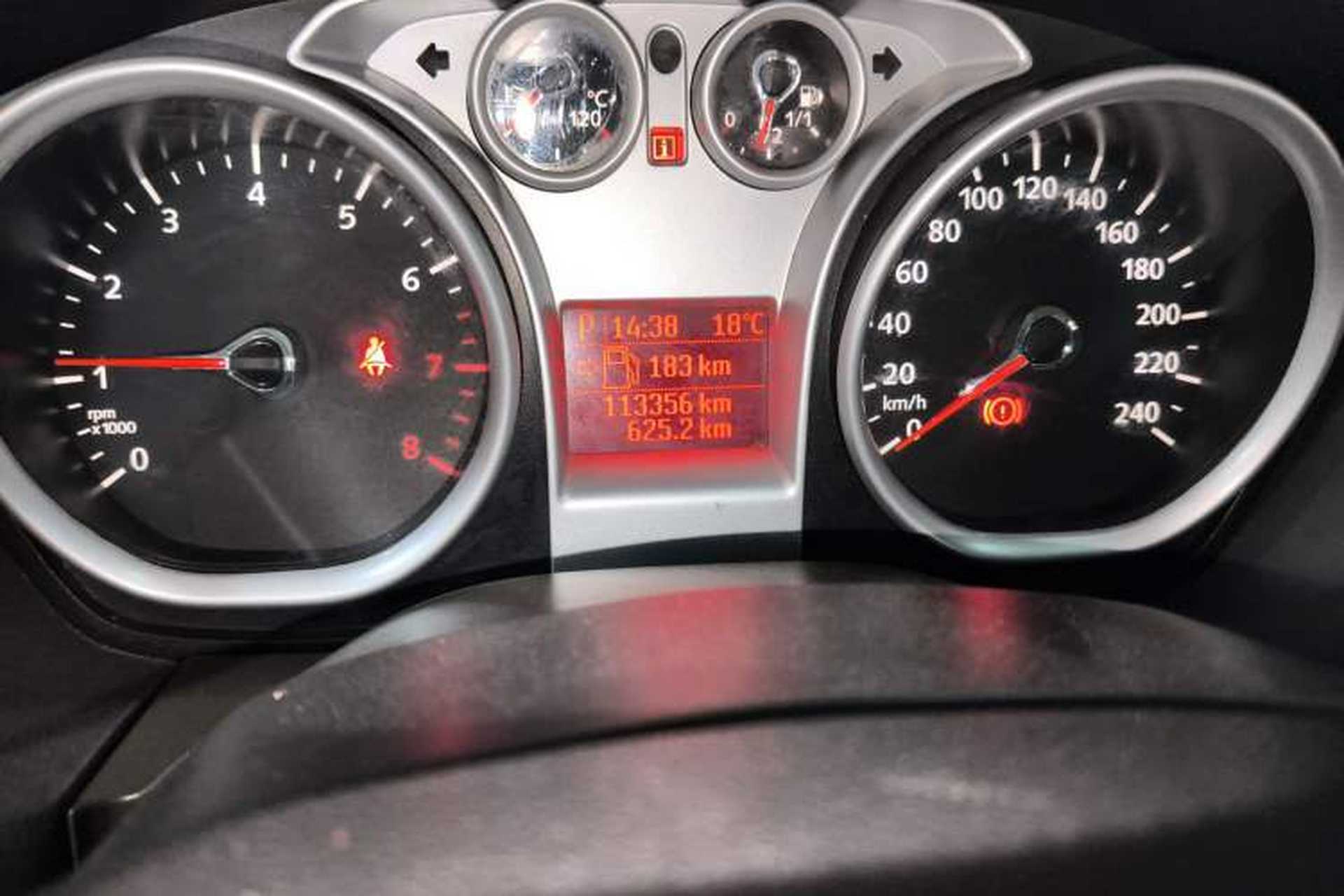 Used Ford Focus 2011 Sedan 1.8L Automatic Fashion Edition Odometer Close Up