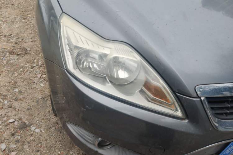 Used Ford Focus 2011 Sedan 1.8L Automatic Fashion Edition Right Front Headlight