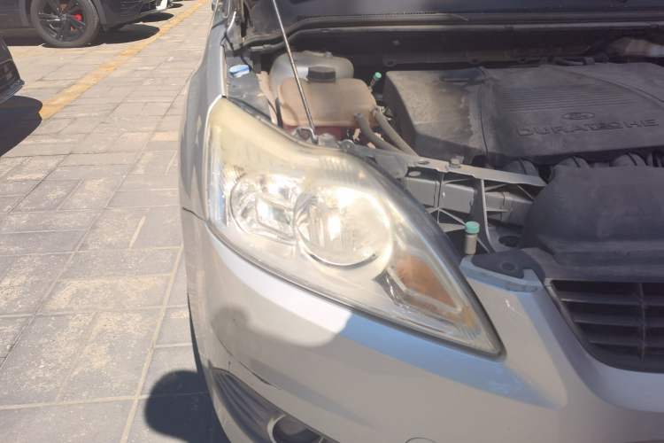 Used Ford Focus 2011 Sedan 1.8L Automatic Fashion Edition Right Front Headlight