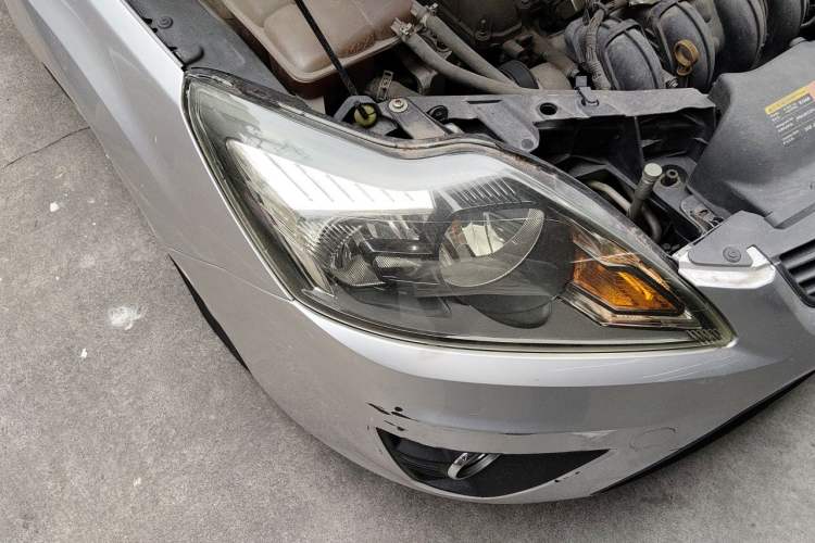 Used Ford Focus 2011 Hatchback 1.8L Automatic Fashion Edition Right Front Headlight