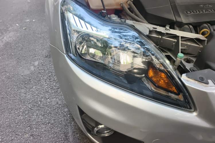 Used Ford Focus 2011 Hatchback 1.8L Automatic Fashion Edition Right Front Headlight