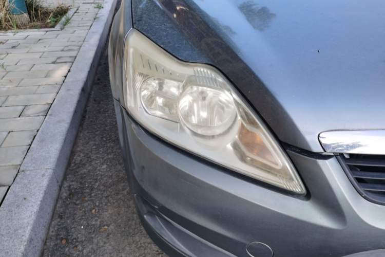 Used Ford Focus 2011 Sedan 1.8L Manual Classic Model Right Front Headlight