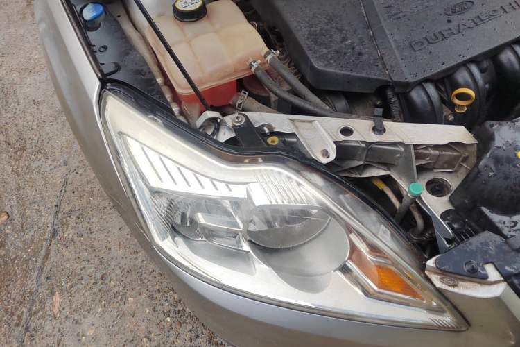 Used Ford Focus 2011 Sedan 1.8L Manual Comfort Model Right Front Headlight