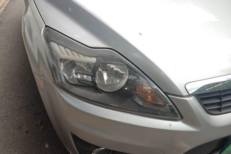 Used Ford Focus 2011 Hatchback 1.8L Automatic Fashion Edition Right Front Headlight